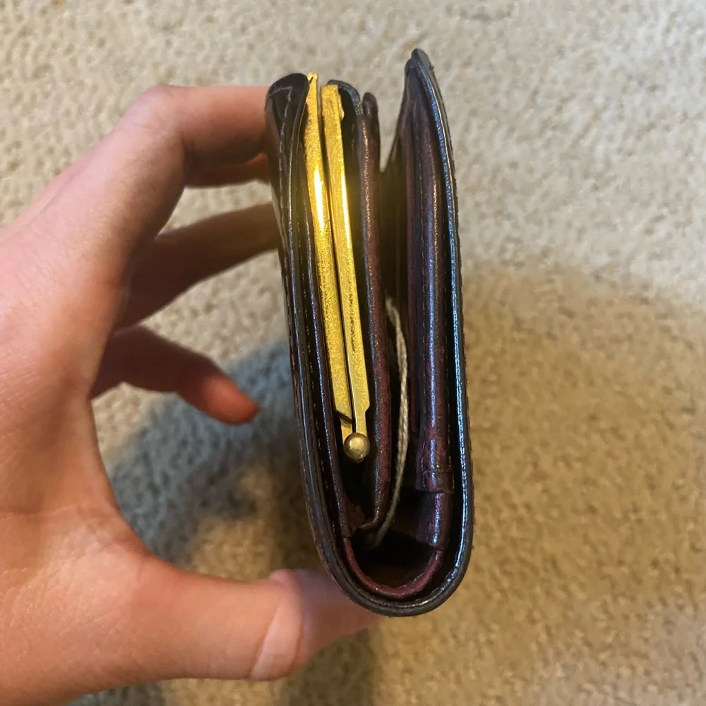 Louis Vuitton Vernis Kisslock compact wallet